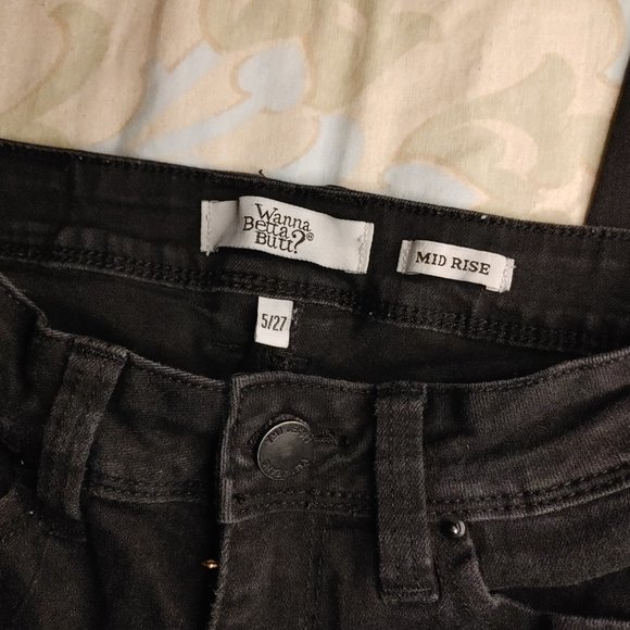2/$40 YMI Wanna Betta Butt Jeans - Picture 3 of 8